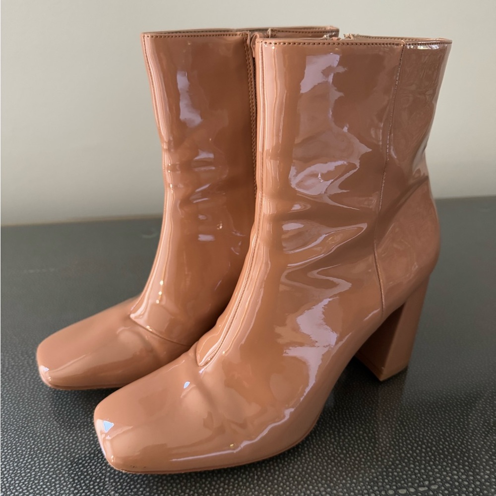 Steve Madden Taryn camel pinky nude patent leather booties